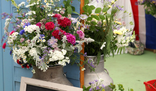 Flowers from the Farm: Imminent chat warning Flowers from the Farm's British flowers display at BBC Gardeners World Live 2017